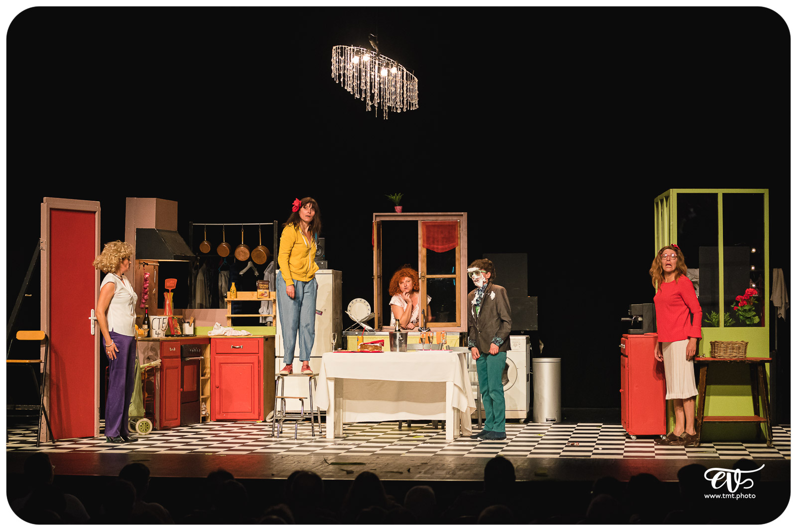 LES FEMMES SAVANTES (CIE DU DETOUR)